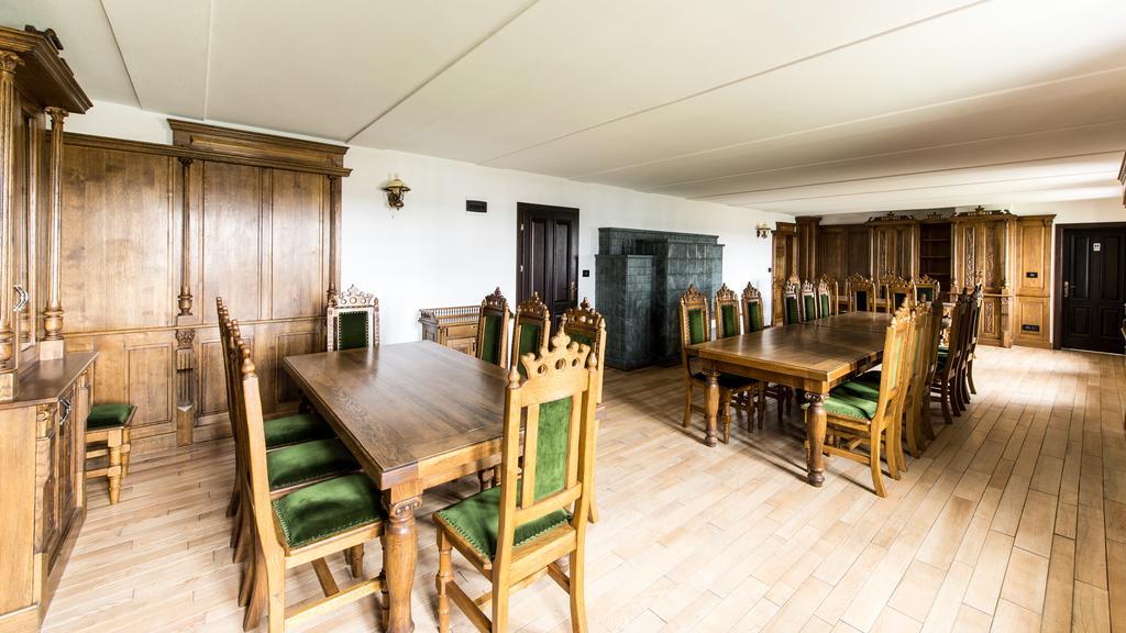 Hotel Castel Royal Mosnita Noua Екстериор снимка