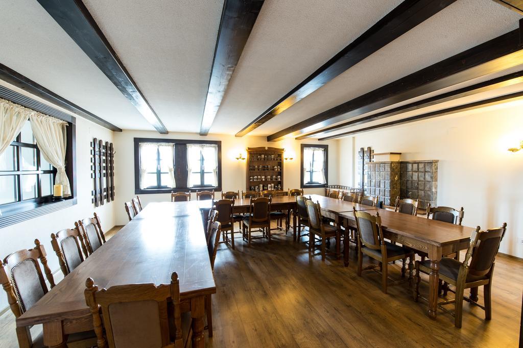 Hotel Castel Royal Mosnita Noua Екстериор снимка