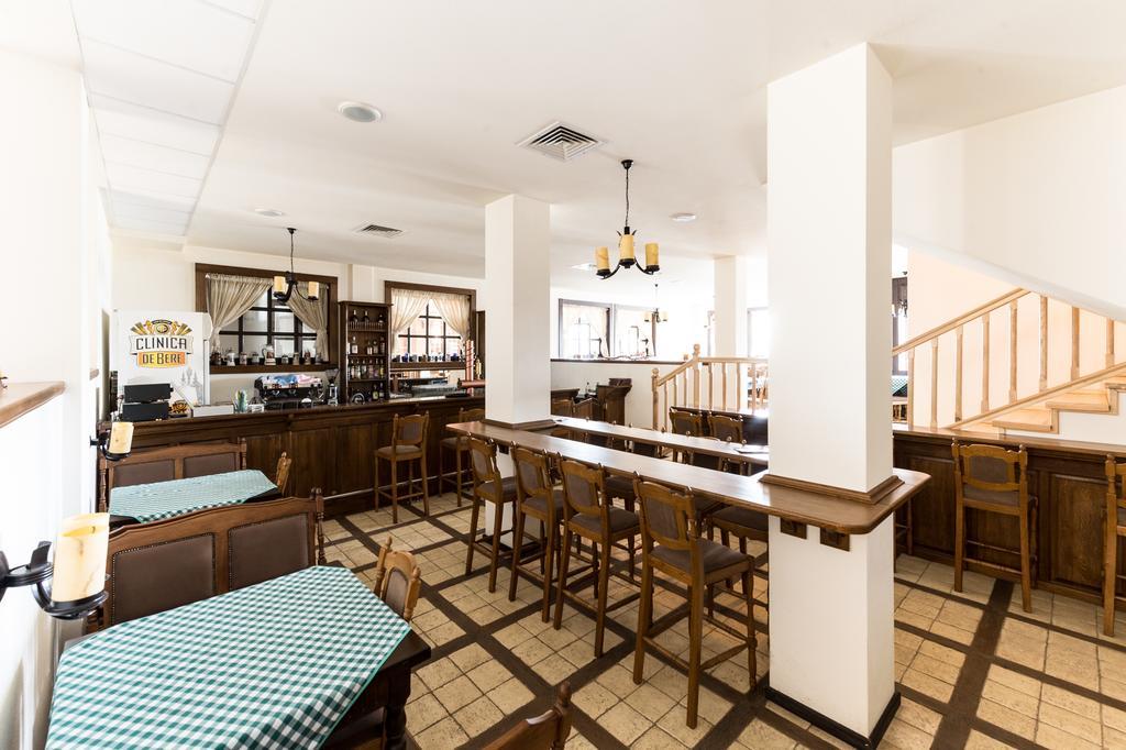 Hotel Castel Royal Mosnita Noua Екстериор снимка