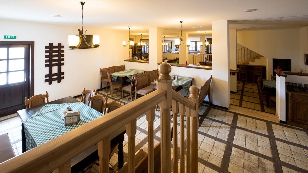 Hotel Castel Royal Mosnita Noua Екстериор снимка