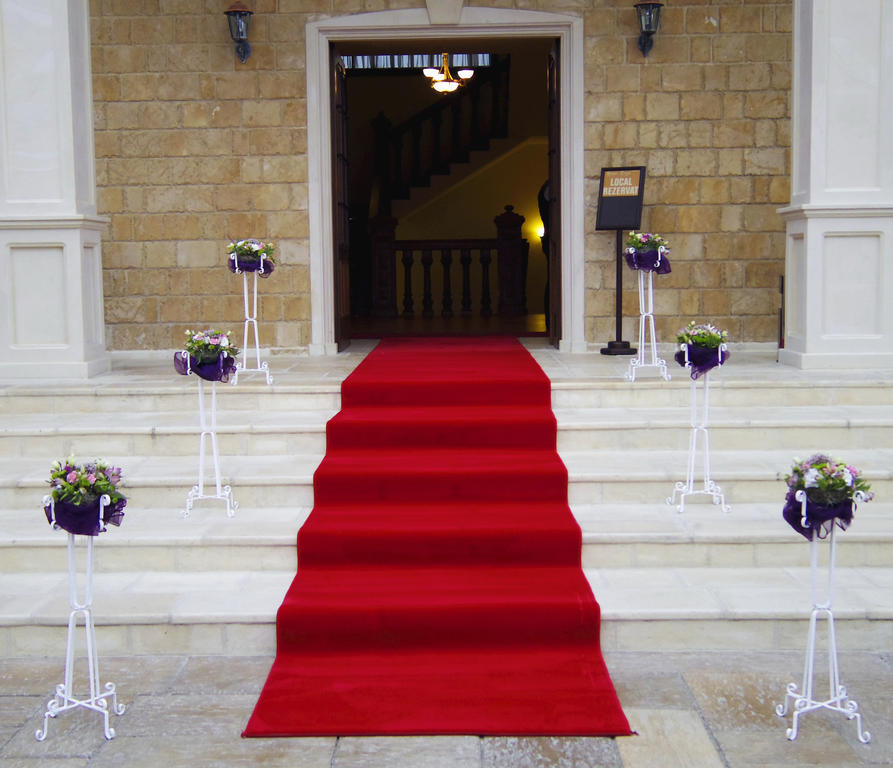 Hotel Castel Royal Mosnita Noua Екстериор снимка