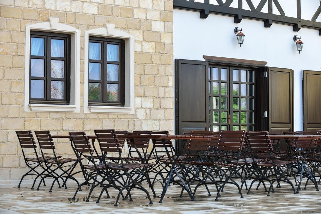 Hotel Castel Royal Mosnita Noua Екстериор снимка