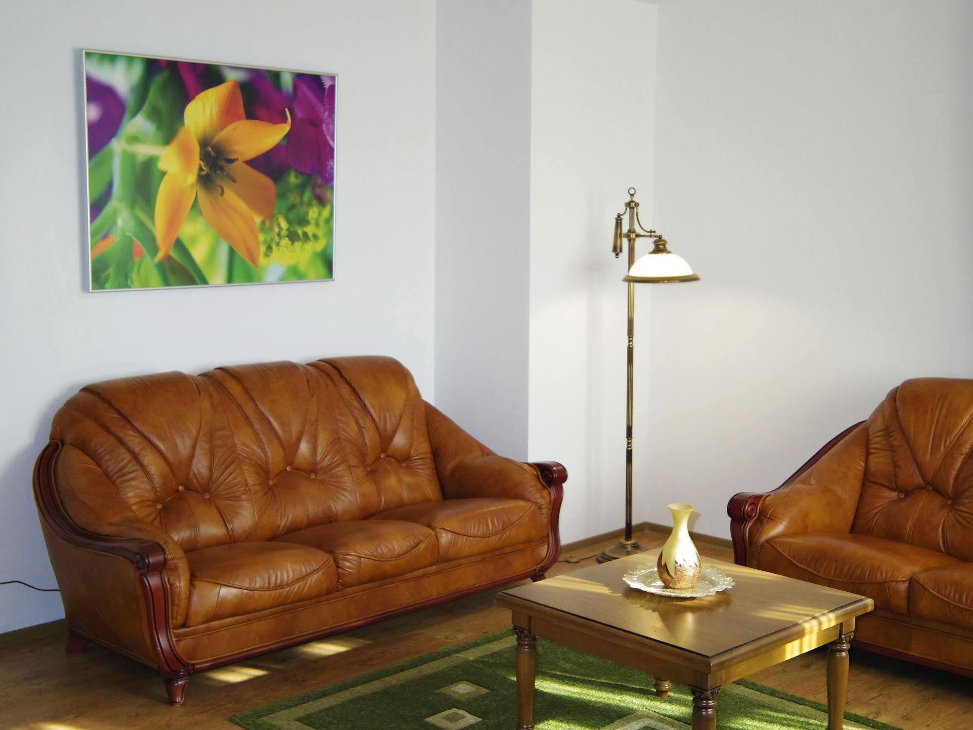 Hotel Castel Royal Mosnita Noua Екстериор снимка