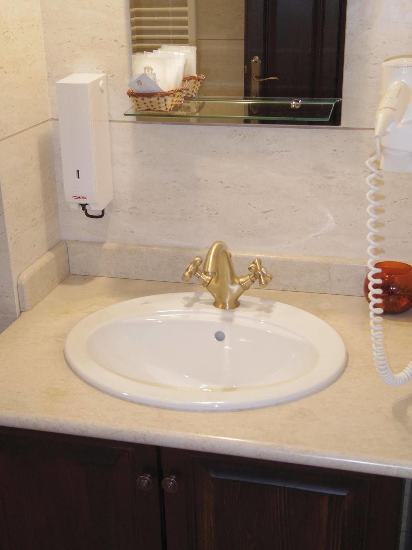 Hotel Castel Royal Mosnita Noua Екстериор снимка
