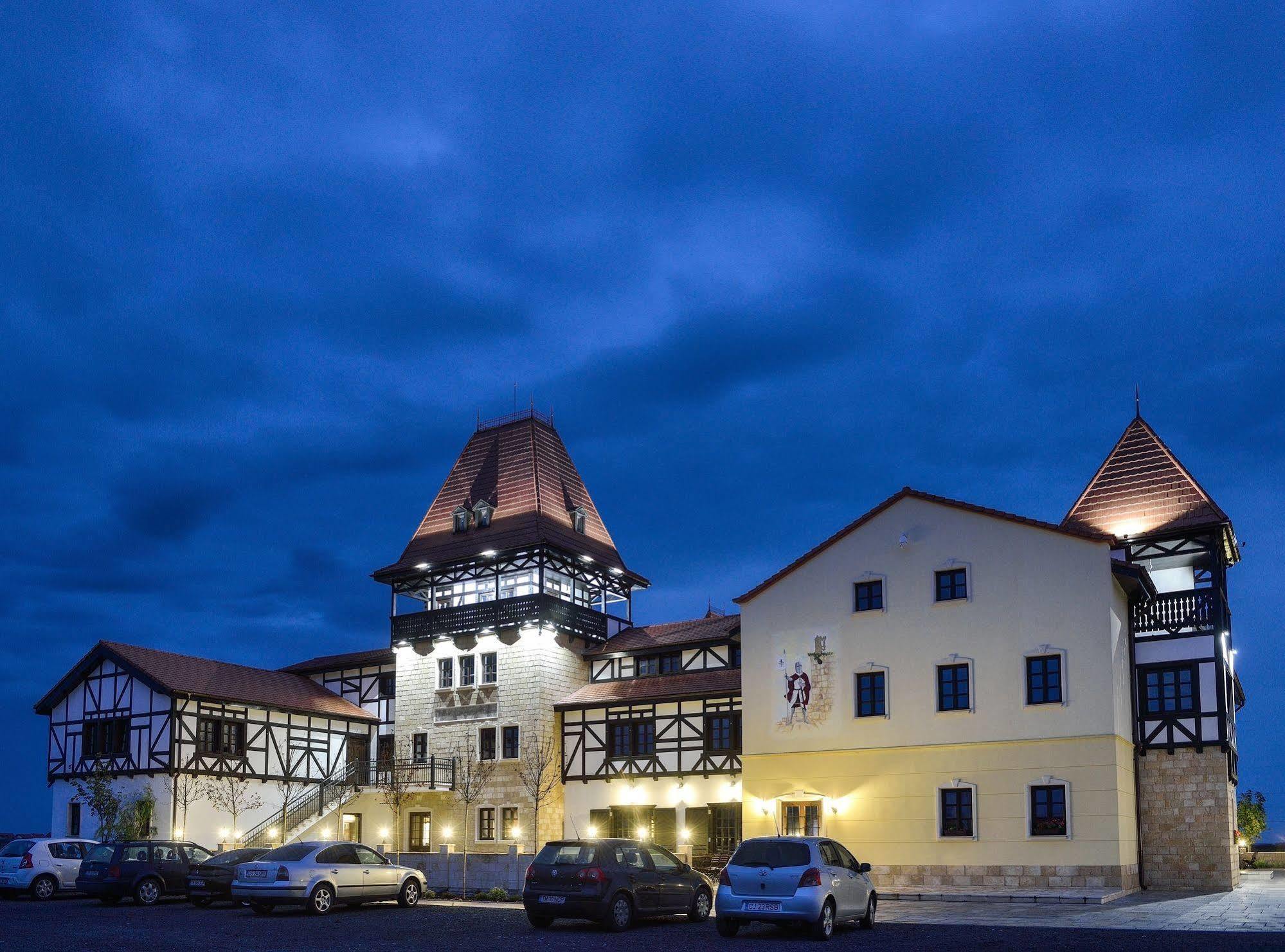 Hotel Castel Royal Mosnita Noua Екстериор снимка