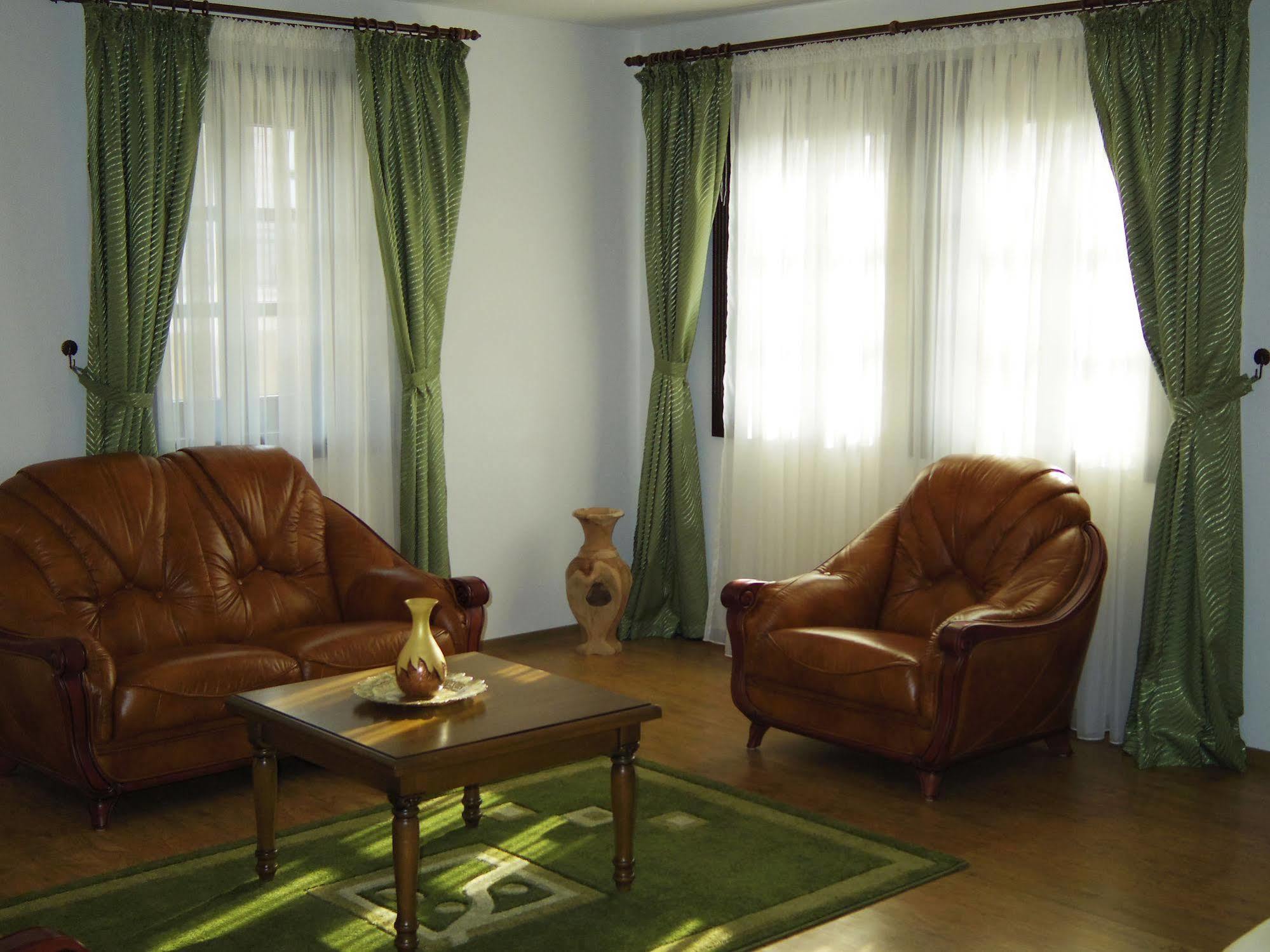 Hotel Castel Royal Mosnita Noua Екстериор снимка